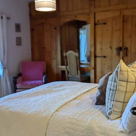 Whittakers Barn Farm * Cracoe