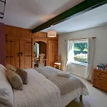 Whittakers Barn Farm *
