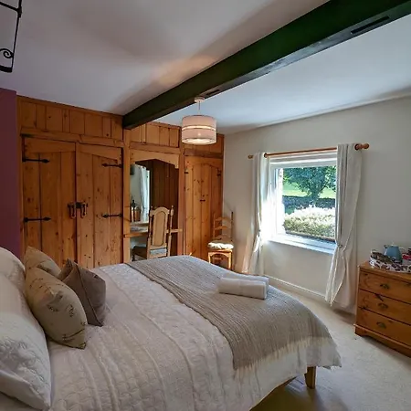 Whittakers Barn Farm *